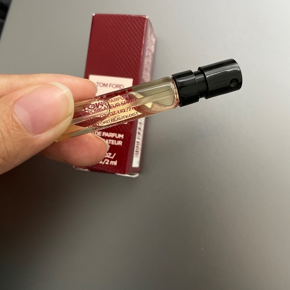 Tom Ford Lost Cherry 2 ml - Picture 4 of 6